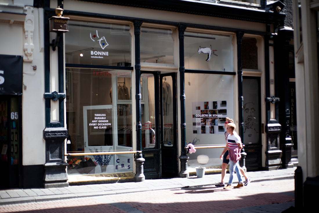 FLAGSHIP STORE