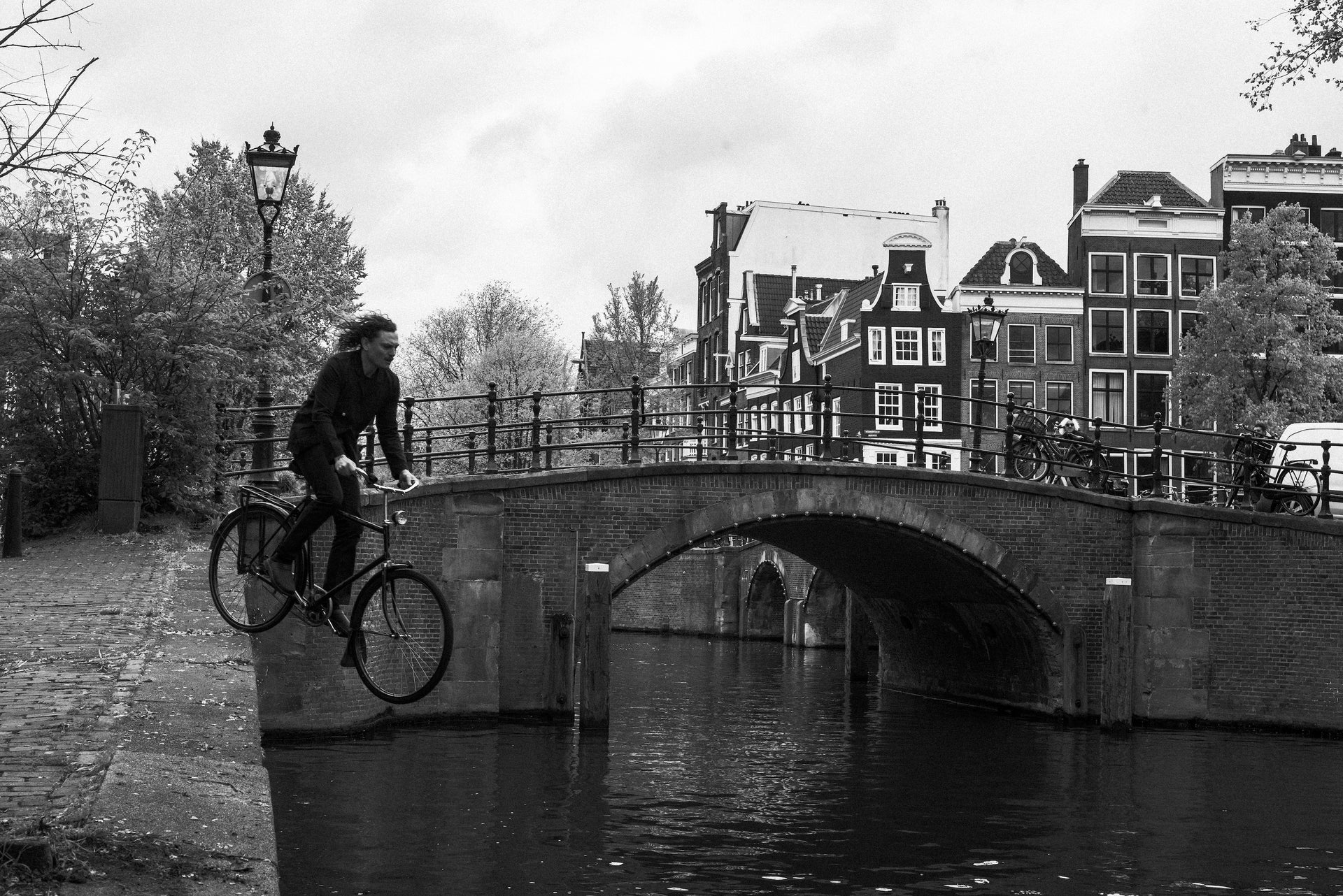 Load video: Bas Jan Ader Tribute